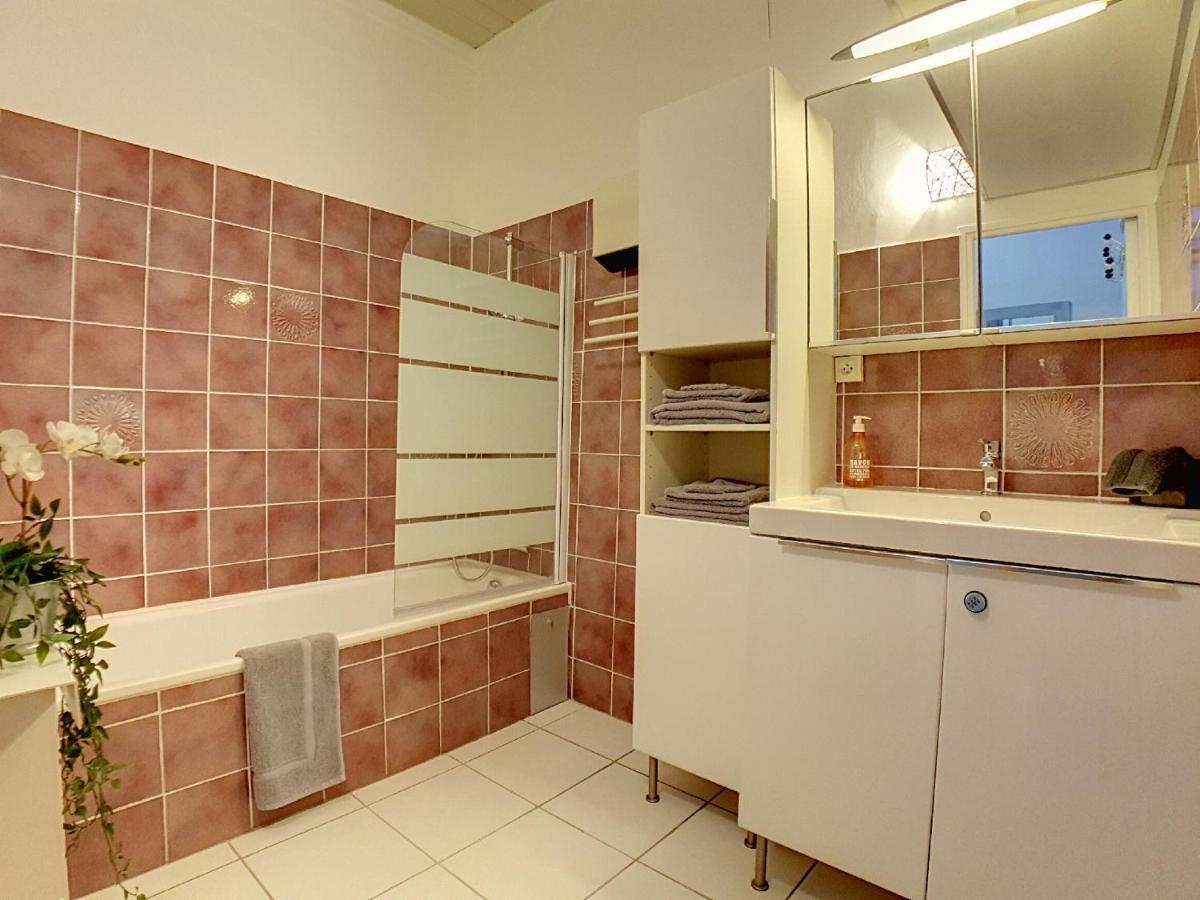 Stop Chez M Cozy # Qualite # Confort # Simplicite Pierre-Bénite Buitenkant foto