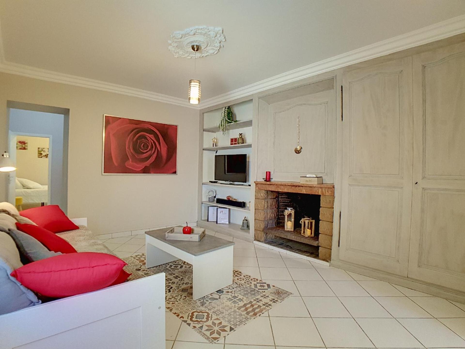 Stop Chez M Cozy # Qualite # Confort # Simplicite Pierre-Bénite Buitenkant foto