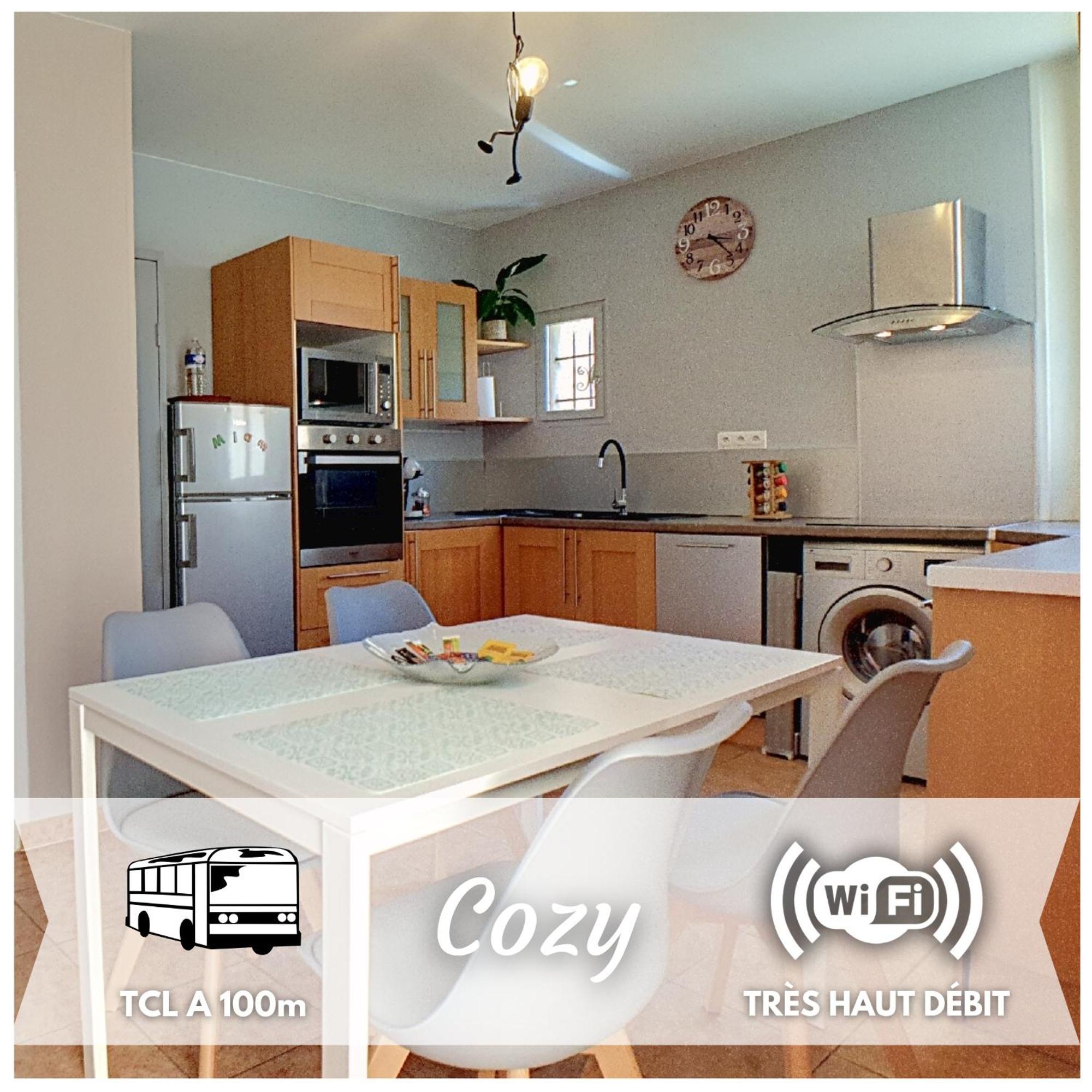 Stop Chez M Cozy # Qualite # Confort # Simplicite Pierre-Bénite Buitenkant foto